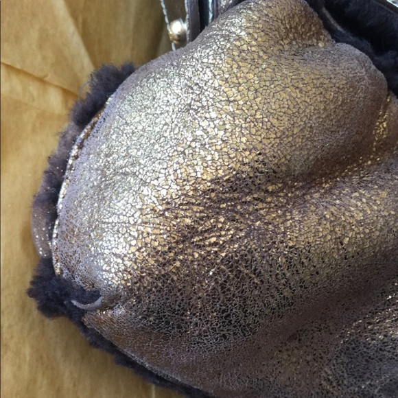 Authentic Fendi Gold Metallic Shearling Fun lined - Picture 7 of 12